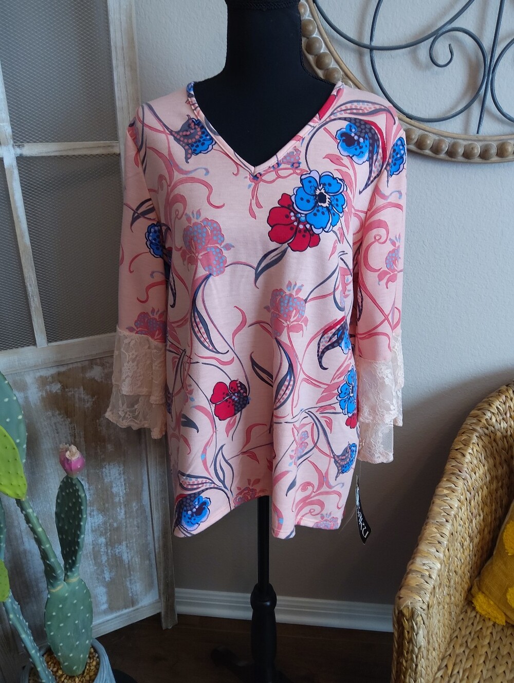 BAKU Pink Floral V-Neck Lace-Sleeve Tunic Top
